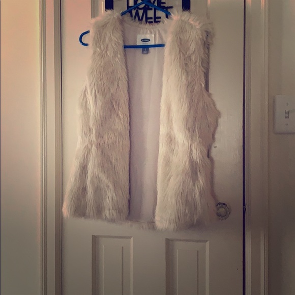 Cream faux fur vest!! - Picture 1 of 2